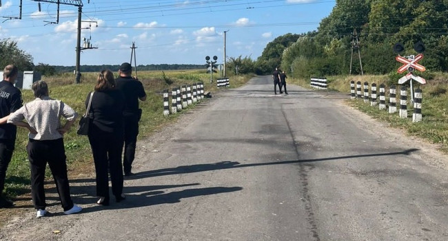 Во Львовской области возле железнодорожного пути обнаружили тело 16-летней девушки