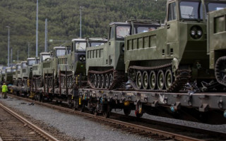 Норвегия передаст Украине около 50 гусеничных грузовиков