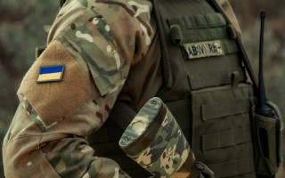 Лише бажання брати участь у діях з оборони без документального підтвердження зарахування до військових формувань не є підставою звільнення від покарання з випробуванням, — Верховний Суд