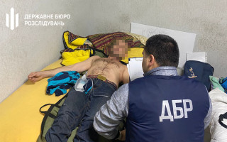 Морили голодом і били: ДБР затримало військових, які тиждень тримали чоловіка у ТЦК на Львівщині