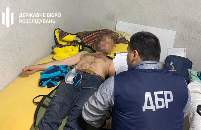 Морили голодом и били: ГБР задержало военных, которые неделю держали мужчину в ТЦК во Львовской области