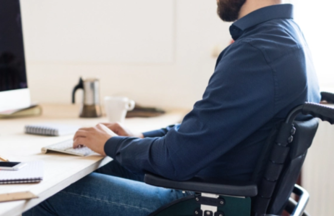 Как работодателю получить компенсацию за трудоустройство человека с инвалидностью: разъяснение