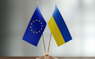 Еврокомиссия в октябре будет рекомендовать начать переговоры о вступлении Украины в ЕС, — СМИ