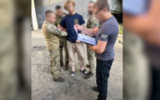 Покинул место службы и дерзко призывал правоохранителей его поймать: ГБР задержало военного, видео