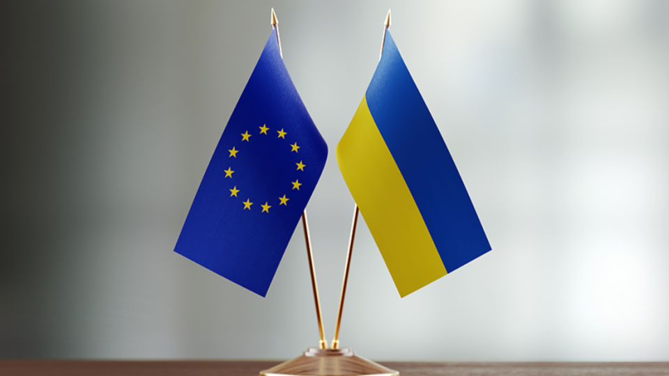 Еврокомиссия в октябре будет рекомендовать начать переговоры о вступлении Украины в ЕС, — СМИ
