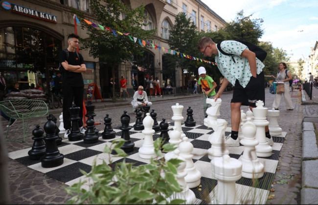 У Львові ділянку вулиці в центрі на день зробили пішохідною – у міськраді пояснили для чого