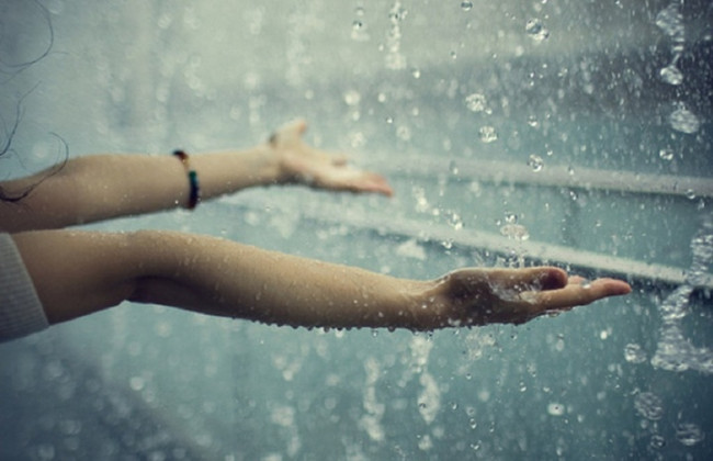 Україну накриють невеликі теплі дощі