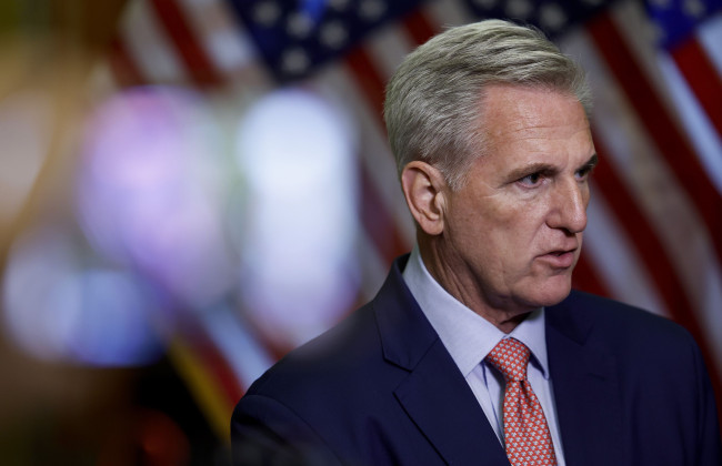 Спікер Палати представників Маккарті обіцяє зберегти допомогу Україні у бюджеті США на оборону – ЗМІ