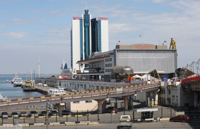 россия полностью уничтожила гостиницу на Морском вокзале в Одессе, фото и видео