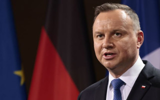 Нову техніку відправляти не будуть: Дуда назвав умову постачання польської зброї Україні