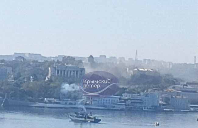 В Севастополе снова шумно: в районе штаба Черноморского флота рф виден дым