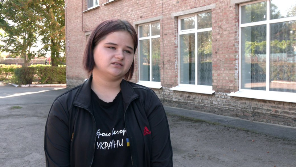 Цькувала 11-класницю за розумові здібності: мама школярки домоглася покарання вчительки за булінг