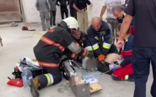 На Чернігівщині два працівники впали у шахту загрузки зерна: один загинув