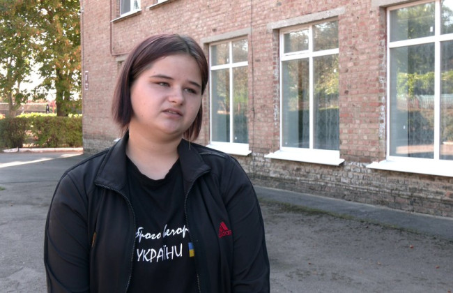 Цькувала 11-класницю за розумові здібності: мама школярки домоглася покарання вчительки за булінг