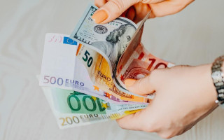 Німеччина планує у 2024 році вдвічі скоротити допомогу біженцям, — ЗМІ