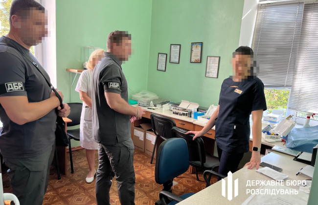 На Запоріжжі колишній військком організовував фальшиві операції для ухилянтів, — ДБР