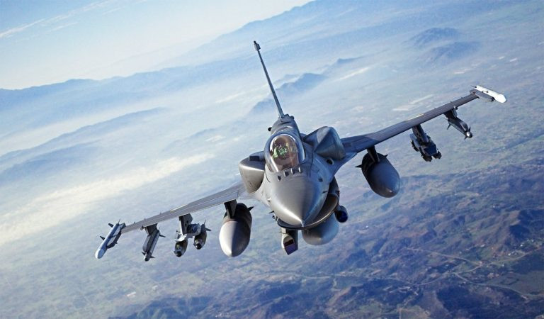 Как проходит подготовка пилотов на F-16 в Украине: видео