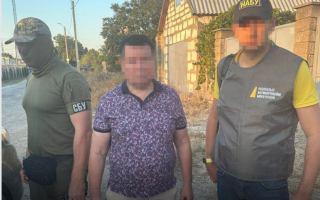 Вимагав гроші за «правильне» судове рішення: на хабарництві викрили в.о. голови Комінтернівського райсуду Одеської області