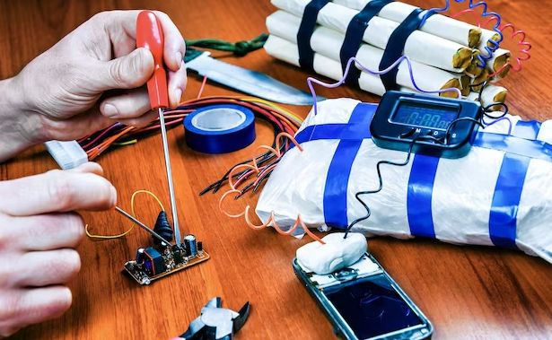 Сотрудник крупнейшего в мире производителя чипов взорвал своего коллегу за безделье