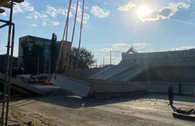 Обвал Дегтярівського мосту в Києві: у КМДА повідомили, на кого ляжуть всі витрати