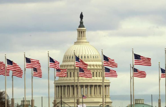 Шатдауну не буде: в США затвердили тимчасовий бюджет, що не включає допомогу Україні