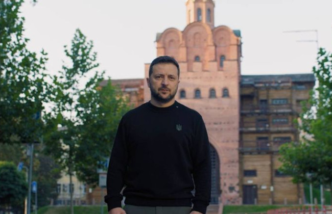 Зеленський привітав захисників та захисниць зі святом