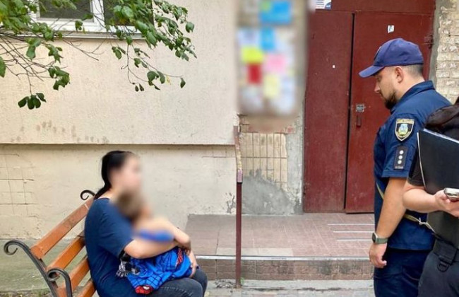 На Киевщине из многоэтажки выпал 4-летний ребенок