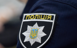 У Києві з балкону багатоповерхівки впали брат і сестра: що відомо