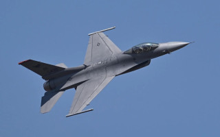 Українські пілоти вже навчаються літати на авіатренажерах F-16, — Повітряні сили