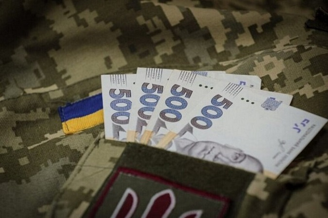 Додаткові виплати військовим: розширили ряд категорій, хто отримуватиме по 100 тисяч гривень