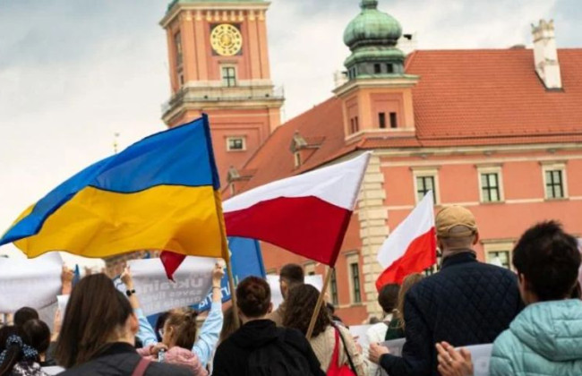 Польша будет постепенно отменять финансовую помощь украинским беженцам