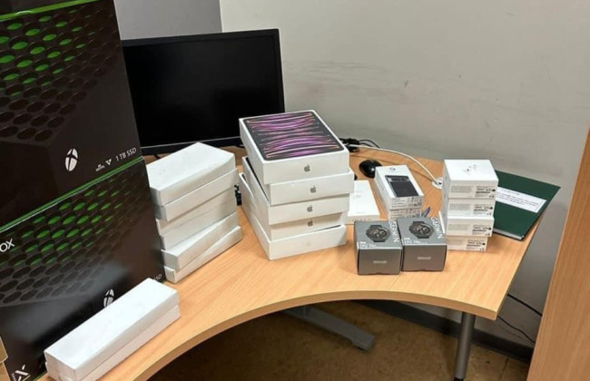 У Львові митники завадили ввезенню техніки Apple на близько 2 млн гривень
