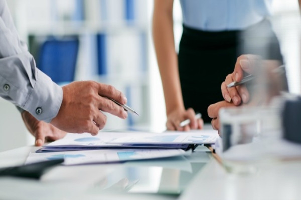 Чи встановлені обмеження на роботу за сумісництвом під час війни: роз’яснення