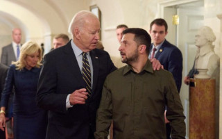 Байден намерен запросить у Конгресса пакет помощи Украине на $100 миллиардов — СМИ