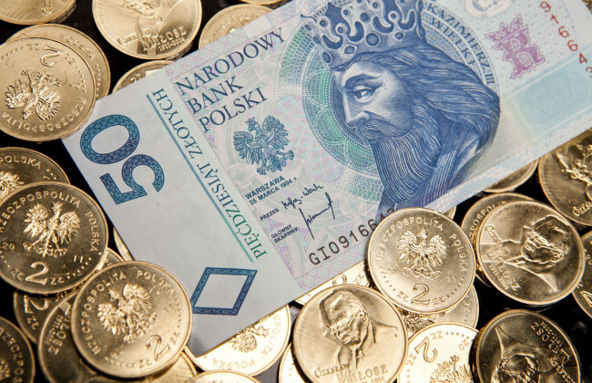 Українських біженців у Польщі перевірять на законність отримання соцвиплат: що слід знати