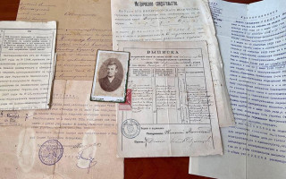 Таможенники изъяли посылку направленную в США с редкими скульптурками и коллекцией документов XIX-ХХ веков