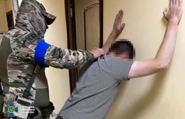 В Одесі затримали російського агента, який прикидався рятувальником задля коригування ворожих ударів