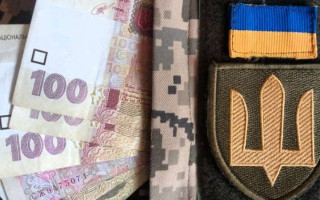 Какие документы военнослужащий или члены его семьи должны подать для назначения пенсии