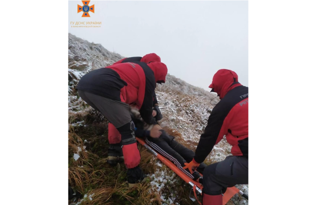 На Ивано-Франковщине во время спуска с Говерлы заблудились туристы: есть погибший