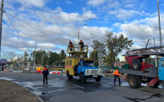 Аварія на будівництві: в Оболонському районі змінили рух громадського транспорту