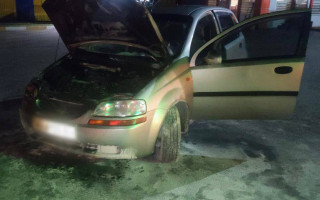 В Буче во время движения вблизи автозаправки загорелось авто