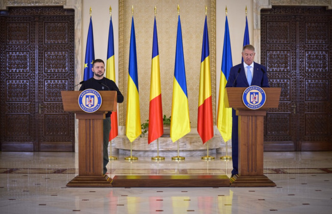 Зеленский: Мы создаем в Румынии центр подготовки украинских пилотов F16