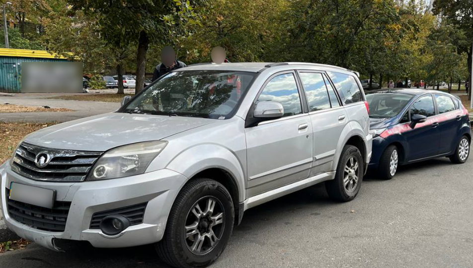 В Киеве автомобили попали в ДТП без водителей за рулем