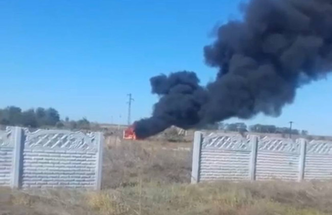 В Херсонской области оккупанты атаковали дроном ритуальный транспорт на кладбище: есть пострадавшие