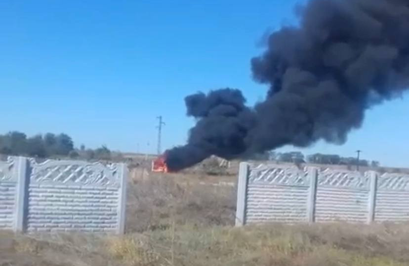 На Херсонщині окупанти атакували дроном ритуальний транспорт на кладовищі: є постраждалі