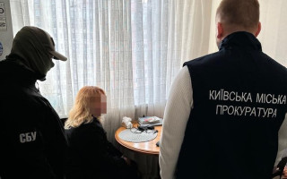 Суд заарештував посадовицю столичної РДА, яка вела телеграм-канал Азарова