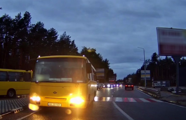 В Киеве оштрафовали водителя маршрутки, который двигался по встречной полосе