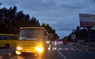 У Києві оштрафували водія маршрутки, який рухався зустрічною смугою