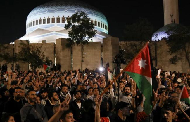 В странах Ближнего Востока вспыхнули протесты после удара по больнице в Газе, видео