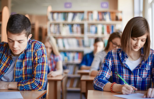 Стало известно, будут ли школьники сдавать мультитест по украинскому языку по старому правописанию